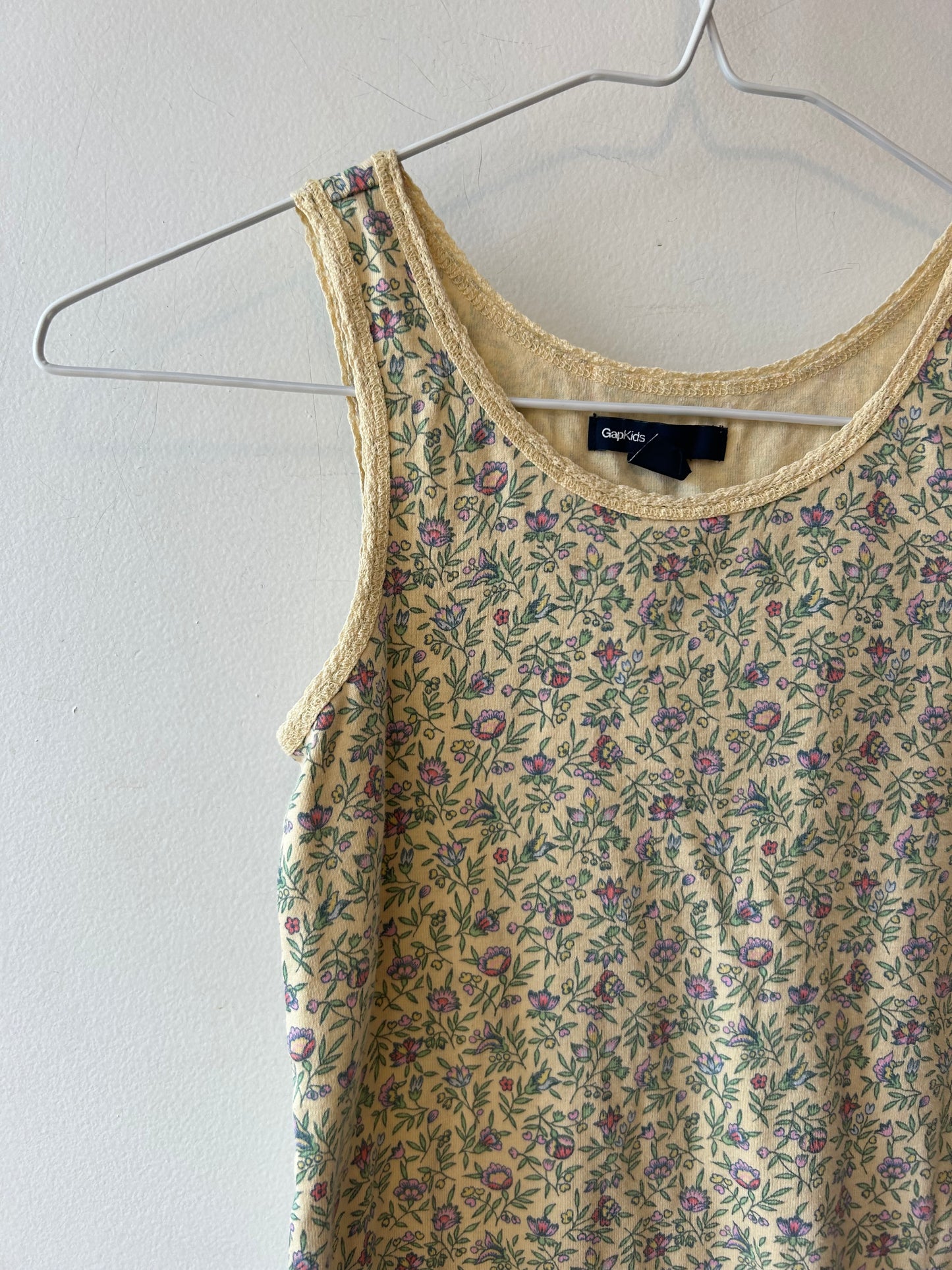 Vintage Gap Tank | 10 Years