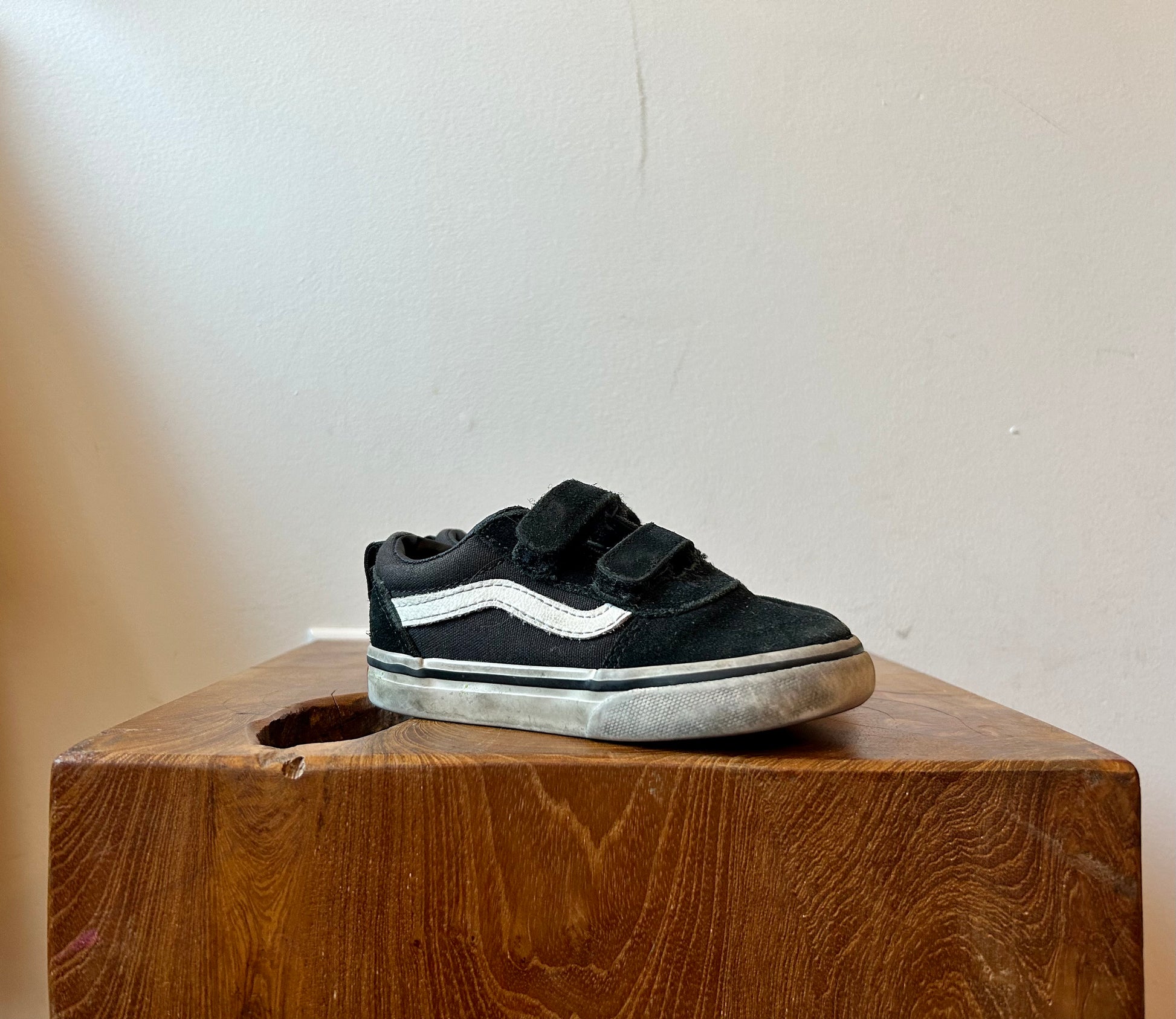Vans  Sneakers (Toddler 7)